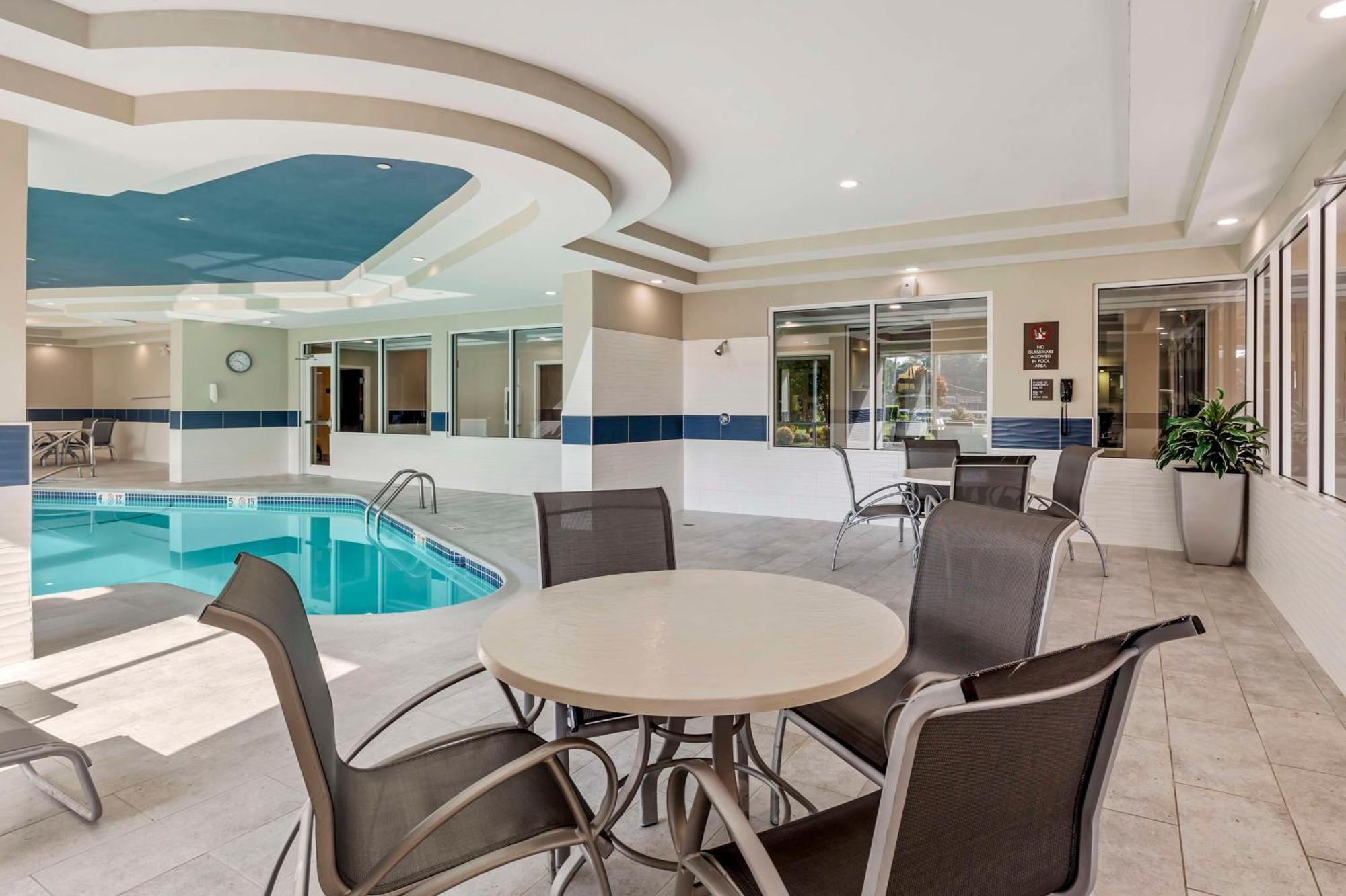 Best Western Plus North Shore Hotel Danvers Exteriör bild